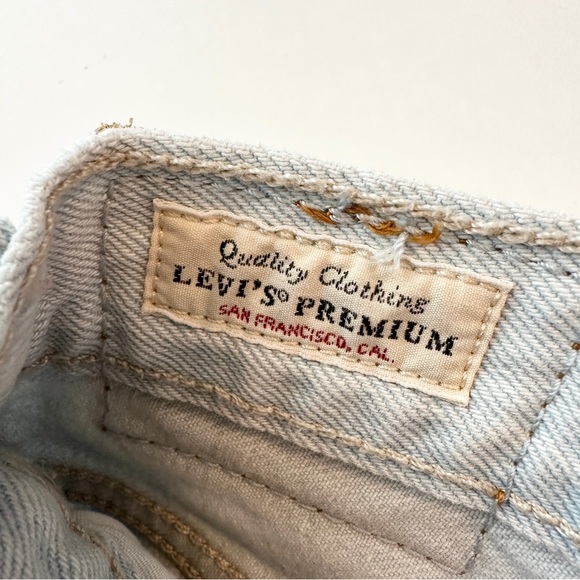 Levis Jeans Womens 29 Light Blue Skinny Button Fly Premium Distressed Skinny 501 - Picture 10 of 16